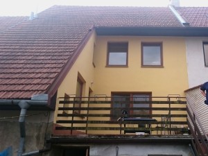 Tady bude pergola se zastřešením